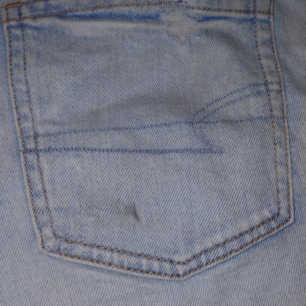 American Eagle Outfitters Strigid Jean Shorts - Size 4 - Midrise - Picture 6 of 7